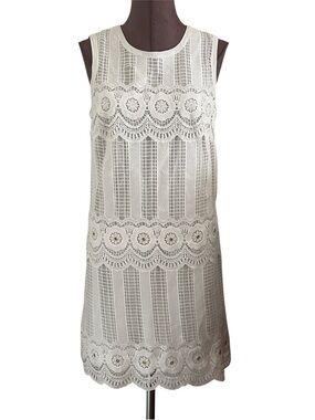 Laundry by Shelli Segal White Dress Label Close-Up